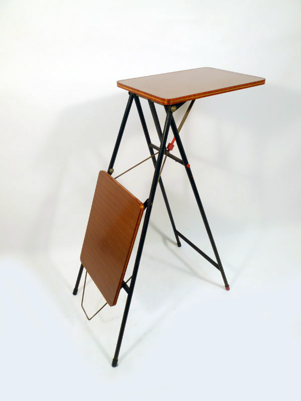 mesa auxiliar plegable proyeccion metal formica alt.110 estantes 34x48 1u